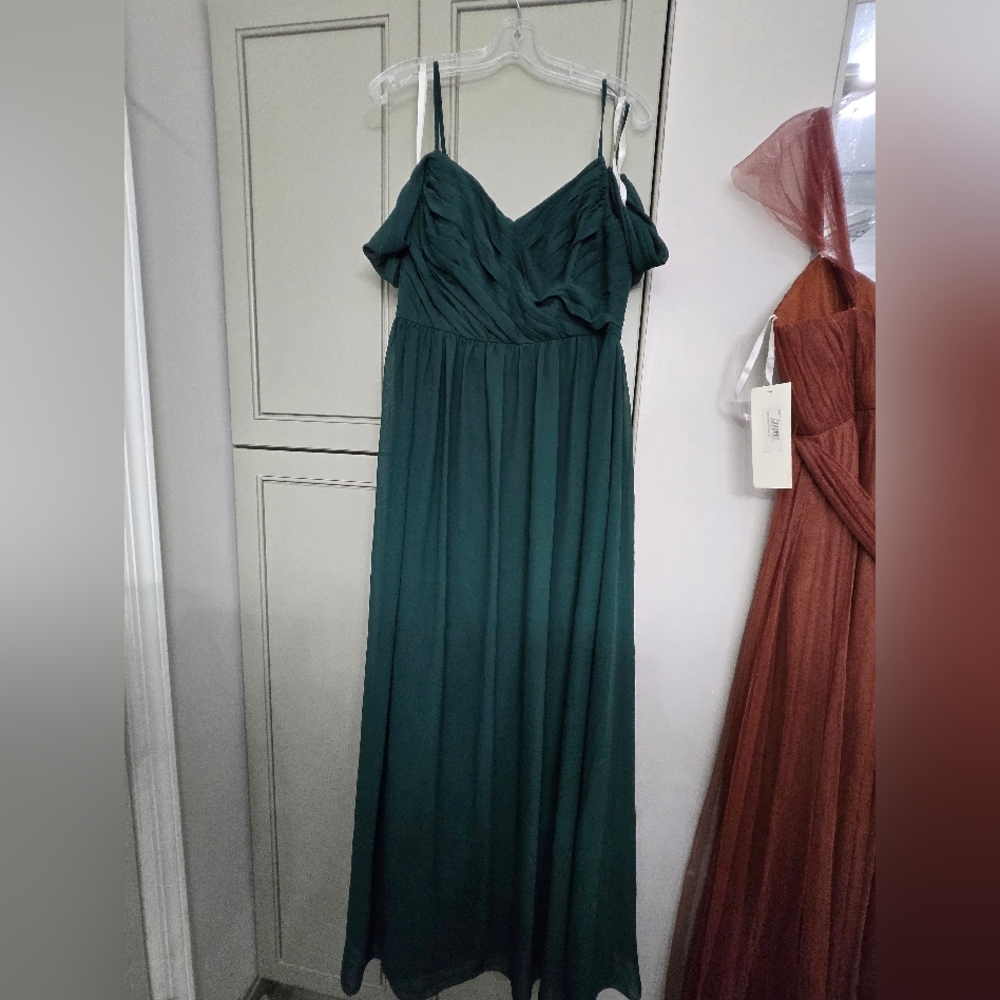 Elegant Green Evening Gown